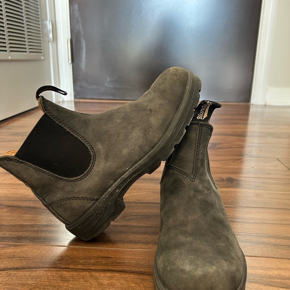 Blundstone Dark Grey Chelsea Boots